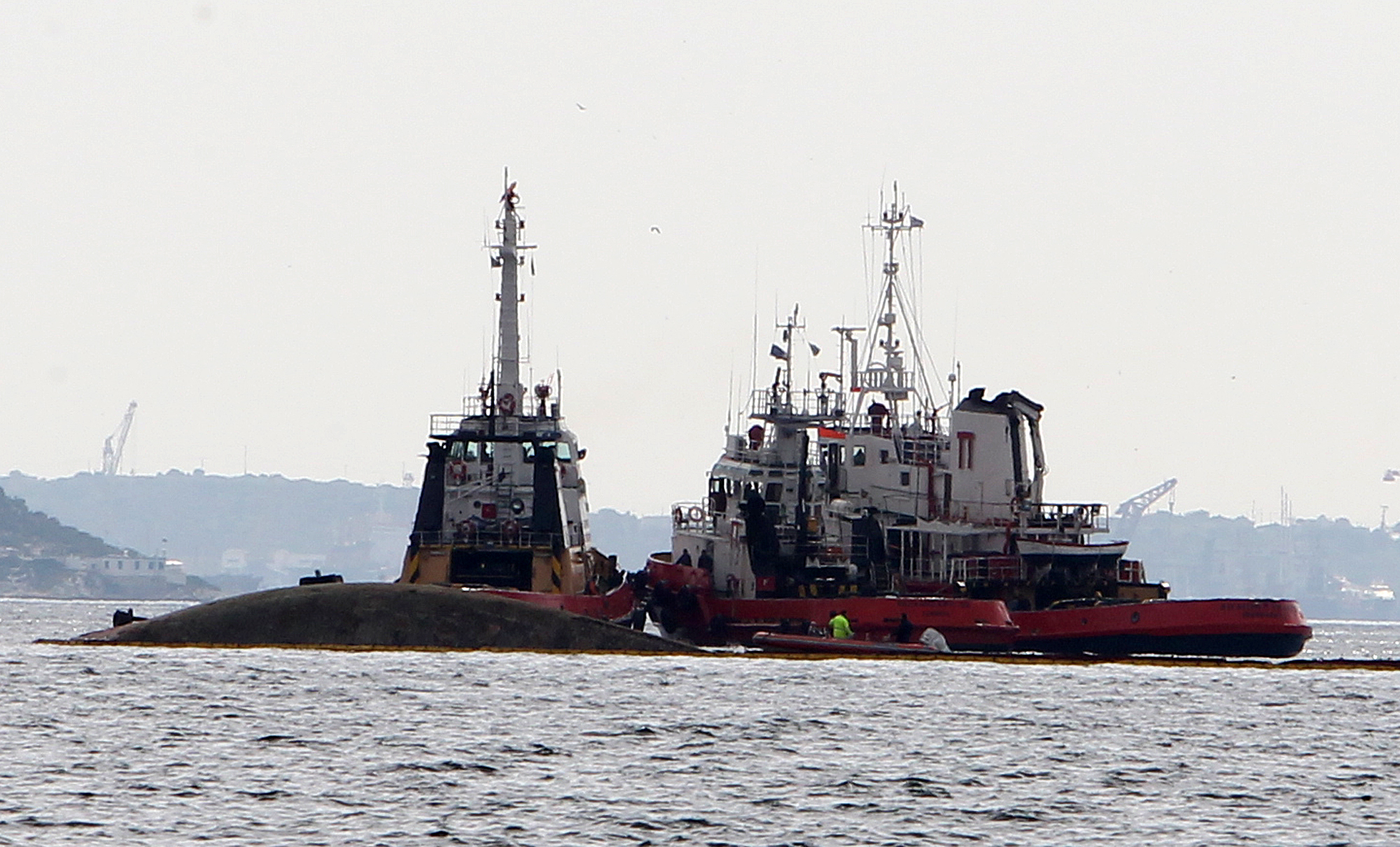 Νεκρός ο πλοίαρχος που αγνοούνταν μετά το ναυάγιο στον κόλπο της Ελευσίνας